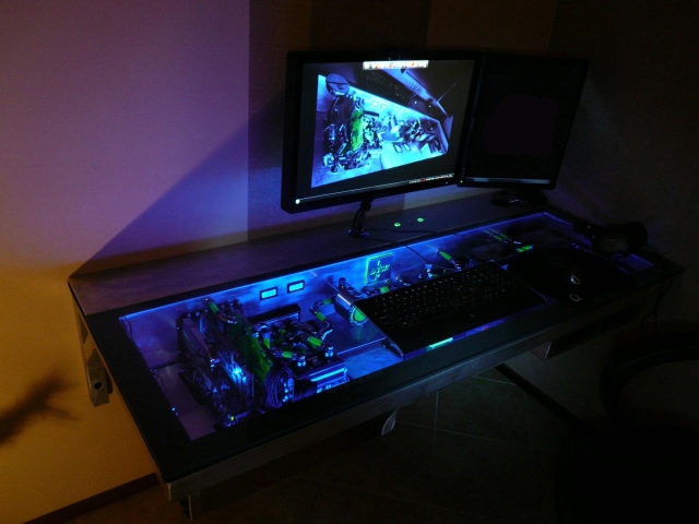 Ultimate Case Mod... - www.hardwarezone.com.sg